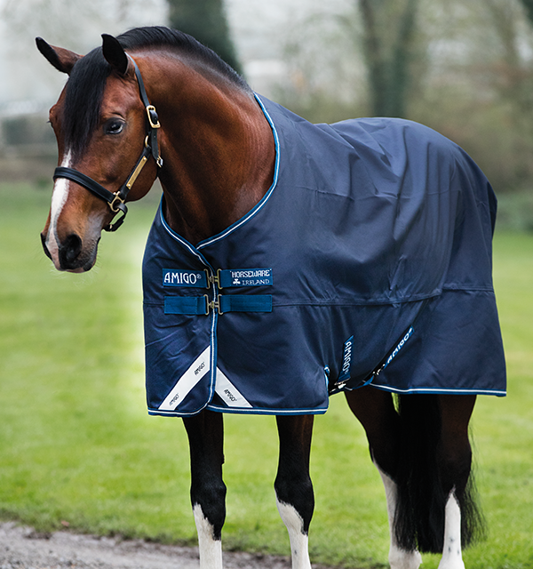 Couverture De Pluie Horseware Amigo Bravo 12 100g - Imperméable - Bleu Et Or Marine - Pour Cheval